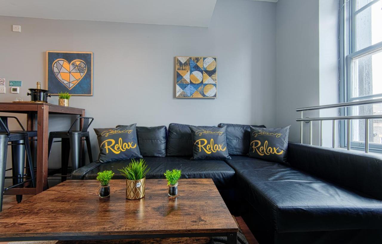 The Eistedfod Penthouse - Berwyn House Apartment Wrexham Exterior photo